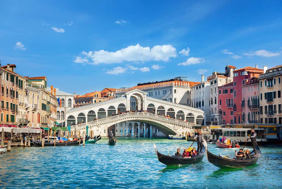 Venice: 30 minutes Enchanting Gondola Ride - Meeting point logistics near Piazza San Marco (and what to do if it’s chaotic)