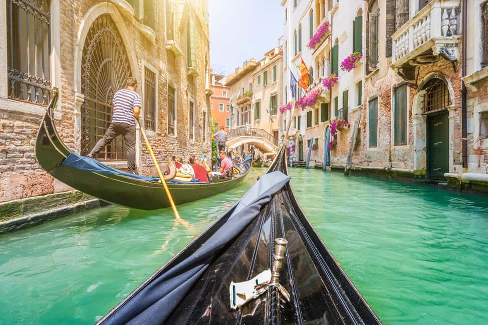 Venice: 30 minutes Enchanting Gondola Ride - What’s included in the experience (and what isn’t)