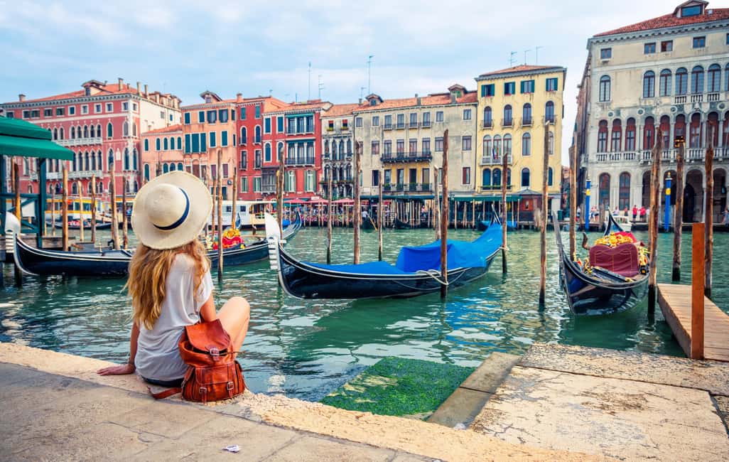 Venice: 30 minutes Enchanting Gondola Ride - The 30-minute route: from quiet canals to Grand Canal views