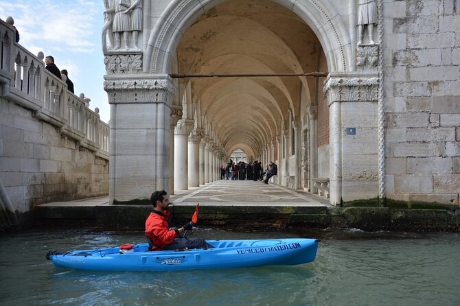 Venice: 60' Quick Kayak Tour with guide - Why kayaking Venice beats the usual gondola plan