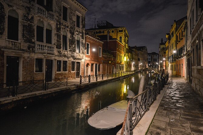 Venice at Sunset: Crimes, Legends and Mysteries - Piazza San Marco: where public justice meets the darker theme