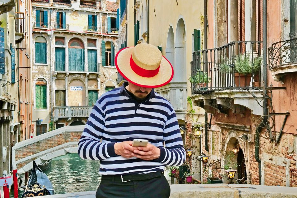 Venice: Basilica and Doge's Palace Tour with Gondola Ride - The gondola ride: 30 minutes of canals plus major landmarks