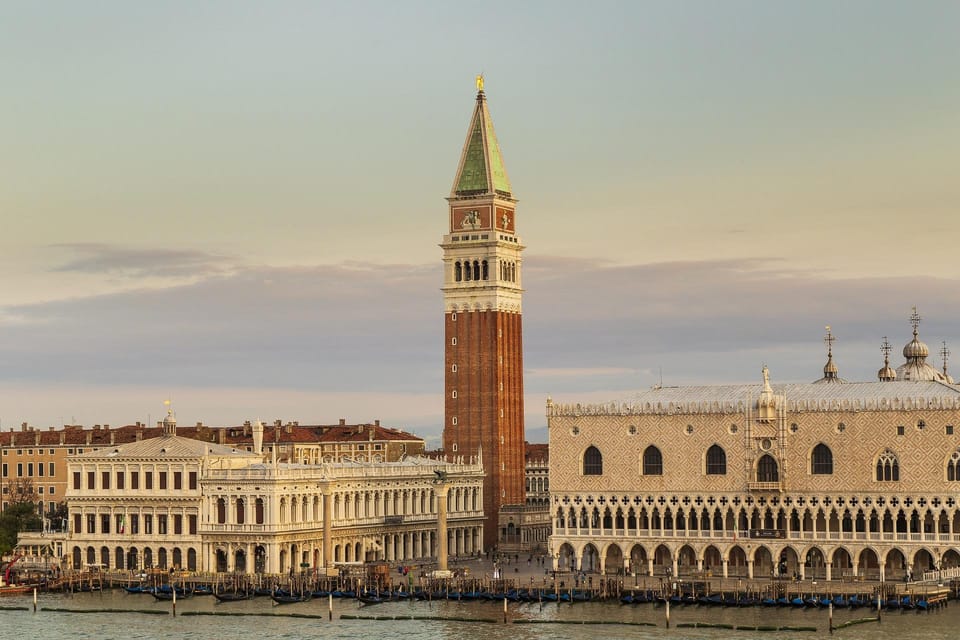 Venice: Basilica+ Doge's Palace+ Lagoon Islands-Guided Tour - The speedboat leg: a fast way to break up the day