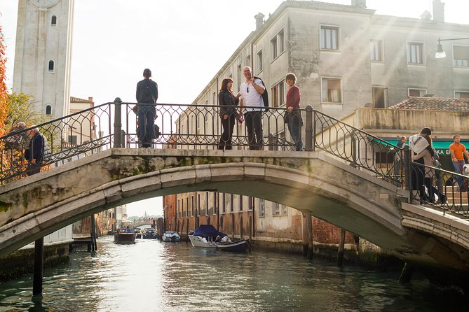 Venice Boat Tour on Grand Canal with Local Guide - The 30-minute St. Mark’s segment: what you’re doing besides waiting