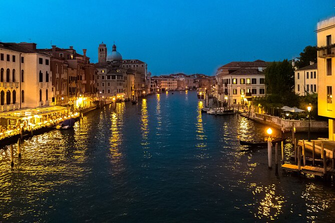 Venice by Night: Highlights & Hidden Gems Tour - Night Lighting That Turns Venice Into a Photo Mission