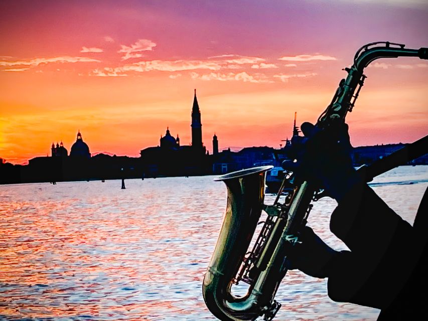 Venice: Catamaran Sunset Jazz Cruise with Aperitivo - The route that delivers photos: San Marco Bay, Giudecca, and toward Lido