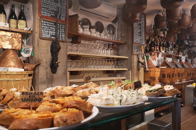 Venice Cicchetti, Spritz and Wine Tour with a Local Guide - Ghetto Ebraico Stop: 500+ Years of Venetian Jewish Life in Street Form