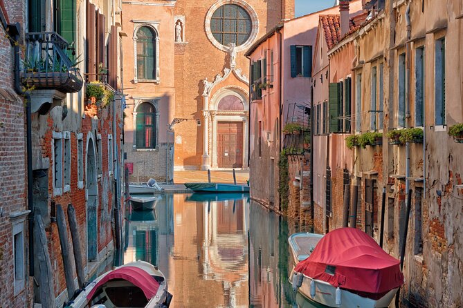 Venice City Center Exclusive Guided Walking Tour - Palazzo Mastelli o del Cammello: Camel relief and mercantile hints
