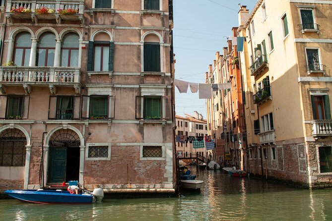 Venice City Center Guided Walking Tour - Semi-Private 12ppl Max - Why the semi-private size matters in Venice