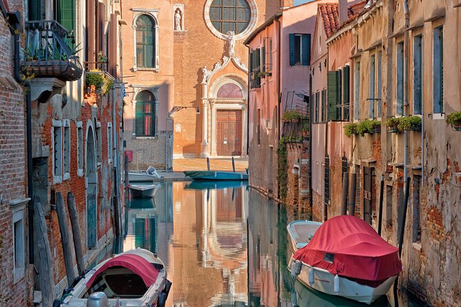 Venice City Center Guided Walking Tour - Semi-Private 12ppl Max - Ponte de Chiodo and the camel relief palace: Venice’s odd details
