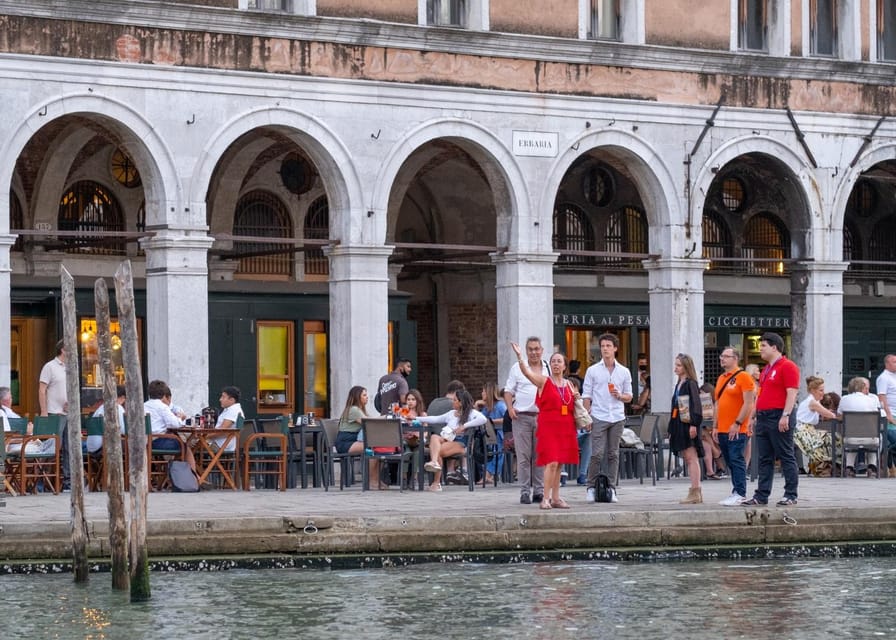 Venice: City Center Historical Guided Walking Tour - Rialto Bridge Panoramas Over the Grand Canal (Plus the Bridge Story)