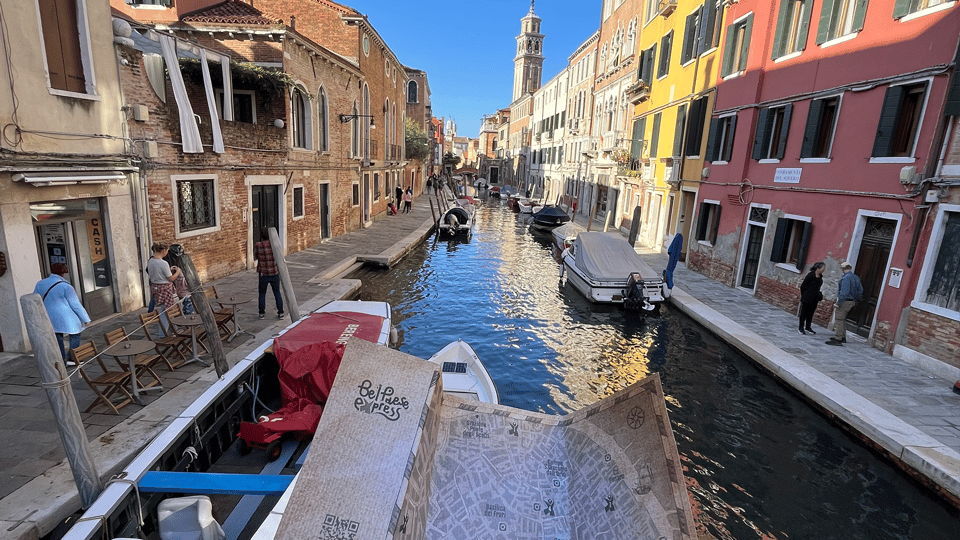 Venice City Escape: "The beggar and the cloak" - How the Self-Guided Chat Works While You Walk