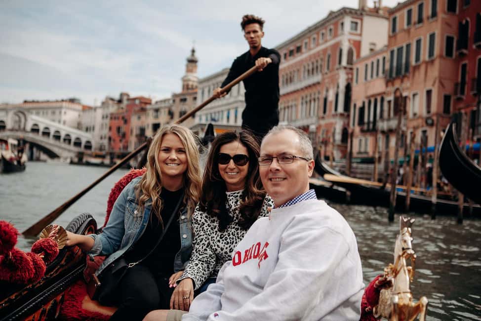 Venice: City Highlights Tour with St Mark's and Gondola Ride - A 3-hour Venice sampler: how the walking parts connect to the gondola