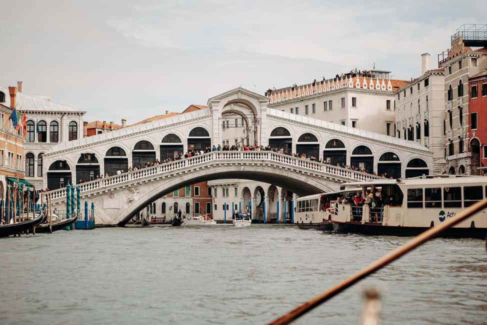 Venice: City Highlights Tour with St Mark's and Gondola Ride - Where you meet at Campo San Giacomo di Rialto (and what to wear)
