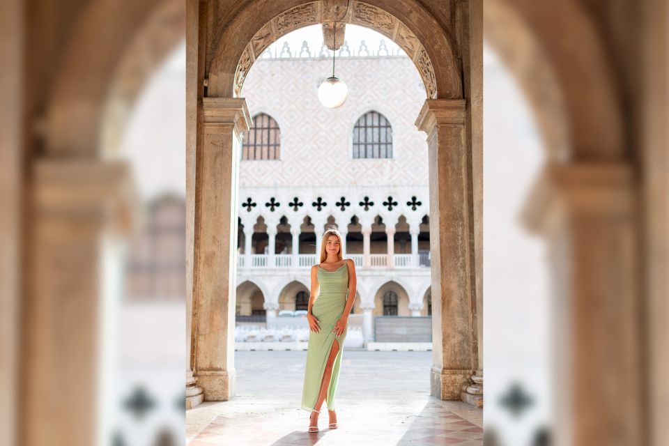Venice: City Portrait Session with Professional Photographer - The St. Mark’s Square to Bridge of Sighs route that actually makes sense