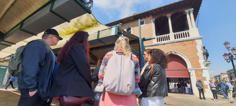 Venice: City Wonders Group Walking Tour with a Local Expert - The Rialto Bridge Moment and Grand Canal Views