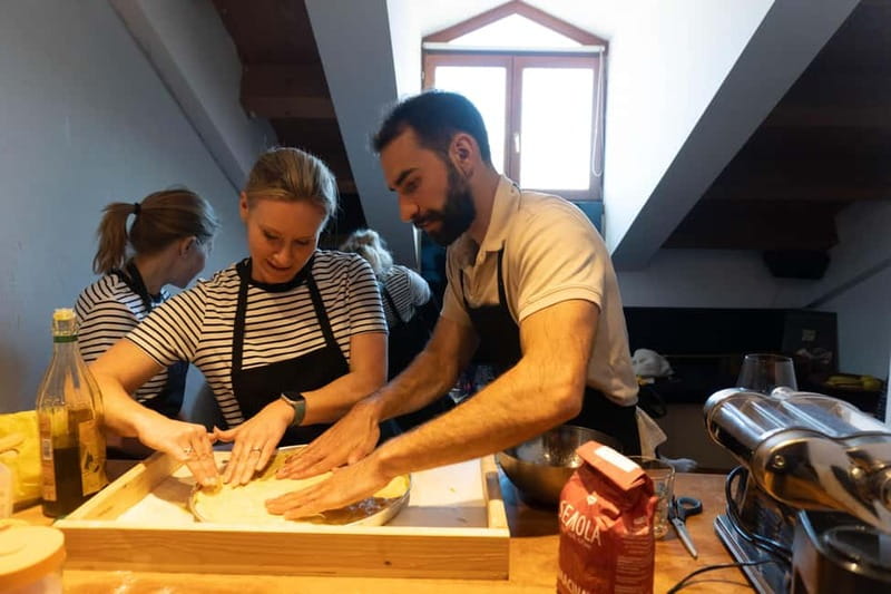 Venice: Cooking Class + Guitar Concert at Chef's Francesco - Welcome Table: Local Nibbles and Wine Before You Cook