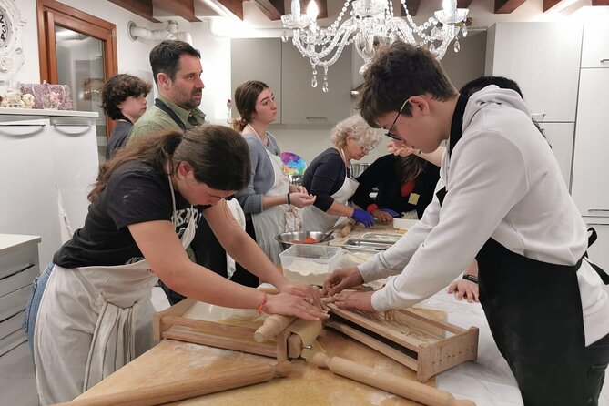 Venice Cooking Class in Mestre – Pasta & Tiramisu, wine and more - Welcome ritual: prosecco, wine basics, and what Angela will make you smell