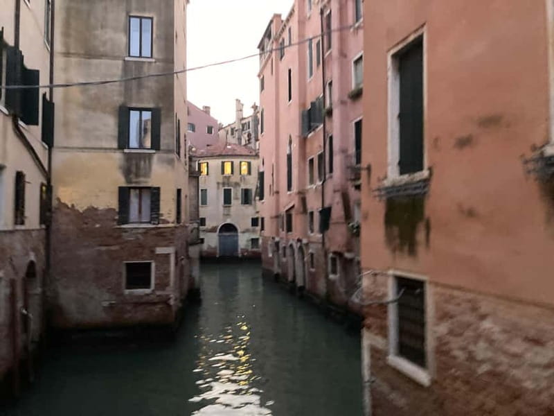 Venice: Crimes, Legends, and Mysteries Sunset Tour - Finding the start in Campo San Polo (and what to look for)