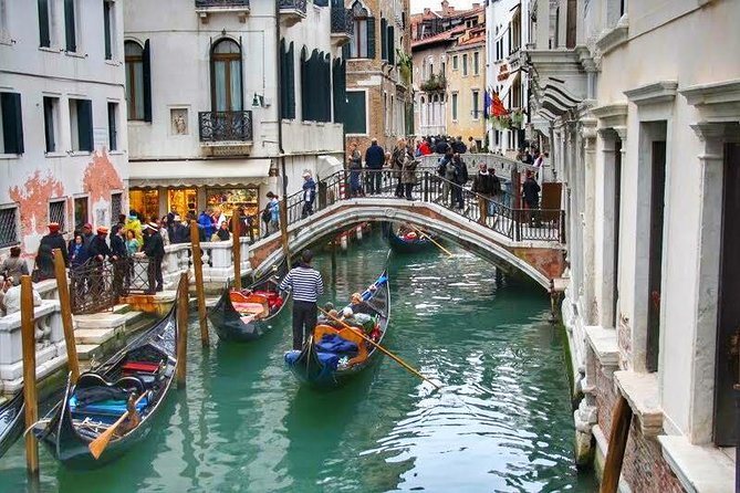 Venice Dinner Food Tour around Jewish Ghetto & Cannaregio Quarter - Cannaregio’s canals, churches, and the first tastings