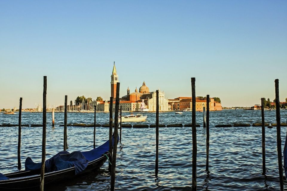 Venice: Doge's Palace and Basilica Skip-the-Line Guided Tour - Meeting at St Mark’s Square: finding the Lion Pillar