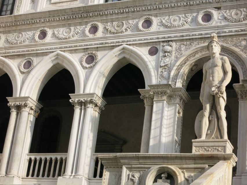 Venice: Doge's Palace and Basilica Tour with Gondola Ride - Small rules and practical tips that make it smoother