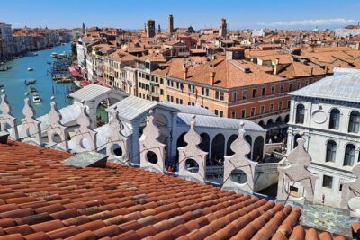 Venice: Doge's Palace and St. Mark's Basilica Fast Access Tour - Bridge of Sighs: the quick crossing that lands emotionally