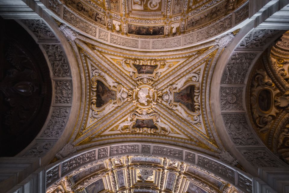 Venice: Doge's Palace, Bridge of Sighs & Prisons Guided Tour - Bridge of Sighs: where the mood changes