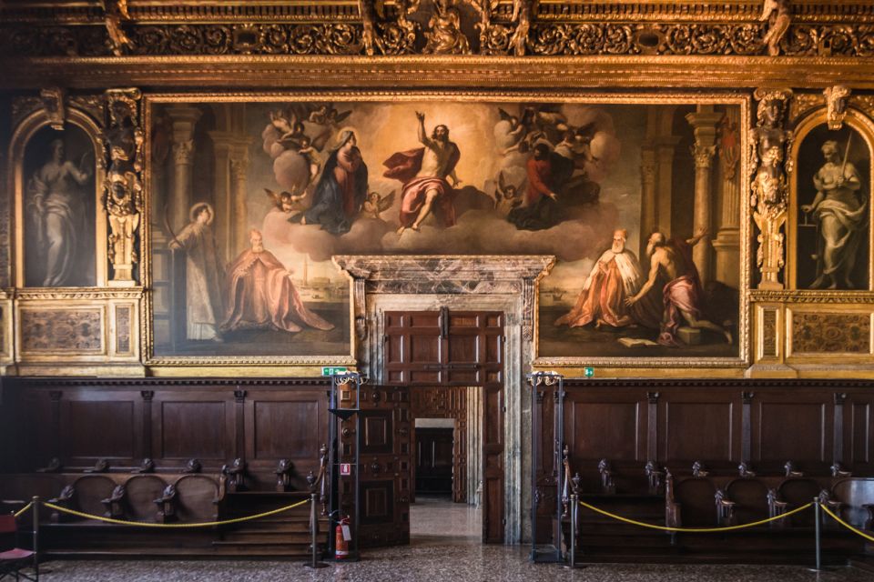 Venice: Doge's Palace, Bridge of Sighs & Prisons Guided Tour - New Prisons and the palace’s darker route