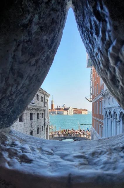 Venice: Doge's Palace & Bridge of Sighs Small Group Tour - From Palace to Prison: Walking the Bridge of Sighs