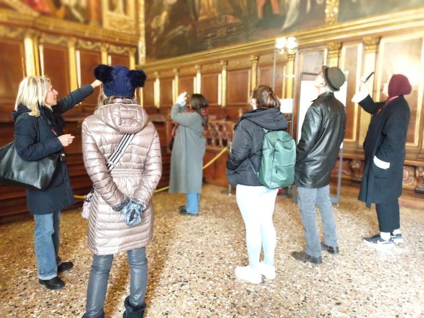 Venice: Doge's Palace Guided Tour with Optional Gondola Ride - Who should book this tour, and who should skip it