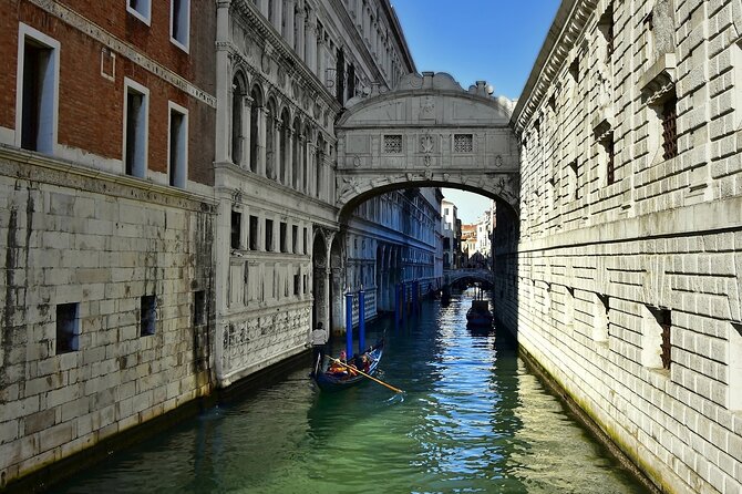 Venice: Doge's Palace Guided Tour With Tickets & Optional Gondola - Meeting at St. Mark’s Square: quick start, timed entry, real-life crowds