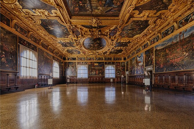 Venice: Doge's Palace Guided Tour With Tickets & Optional Gondola - Bridge of Sighs: New Prisons context plus the Casanova thread