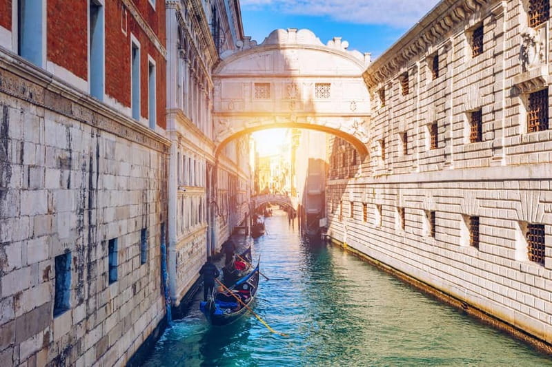 Venice Doge's Palace & Prisons Tour - Getting in fast: Royal Gardens meeting point and group size