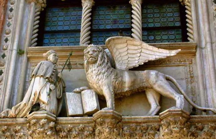 Venice: Doge's Palace & Saint Mark's Small Group Tour - Key things you’ll notice right away