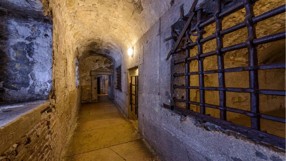 Venice: Doge's Palace Skip-the-Line Guided Tour - Inside the Palace: Art Rooms, the Gold Staircase, and What You Should Actually Look For