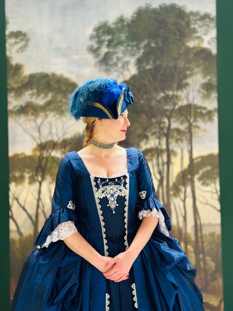 Venice: Dress-Up Experience - The Photo Sets: Six Backgrounds That Give You Real Options