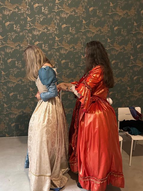 Venice: Dress-Up Experience - A Practical Game Plan for Your One Hour