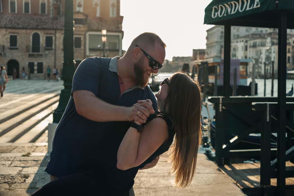 Venice: Exclusive Photoshoot in Hidden Locations - The editing promise: 72 hours and a usable photo set
