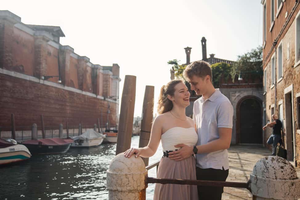 Venice: Exclusive Photoshoot in Hidden Locations - What to bring and how to show up ready
