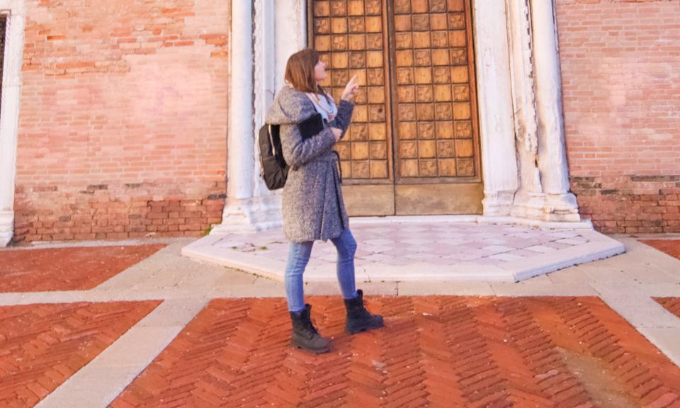 Venice: Ghetto Highlights and Cannaregio Walking Tour - The only bridge without balustrade and a boat workshop you can picture