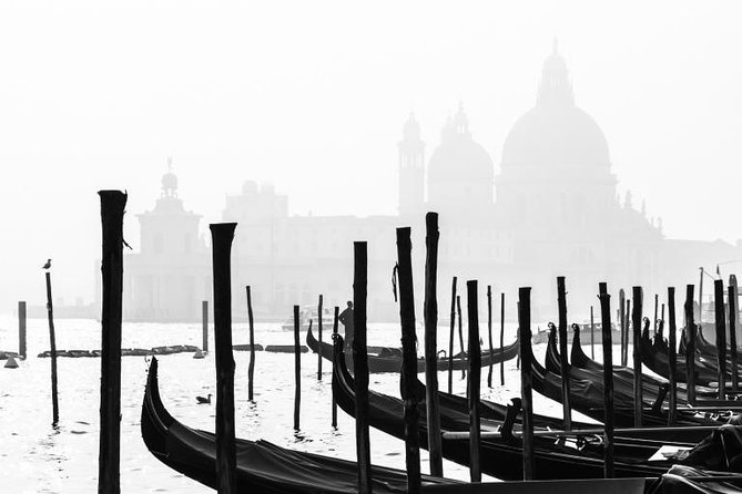 Venice Ghost Stories, Legends and Anecdotes Tour - The first stop: Campo San Bartolomeo and setting the tone