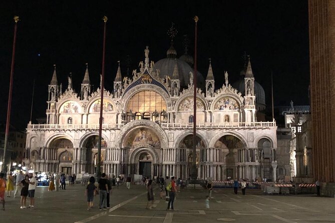 Venice: Ghosts and Legends Evening Private Walking Tour - Ponte di Rialto at night: the oldest crossing and a perfect first stop