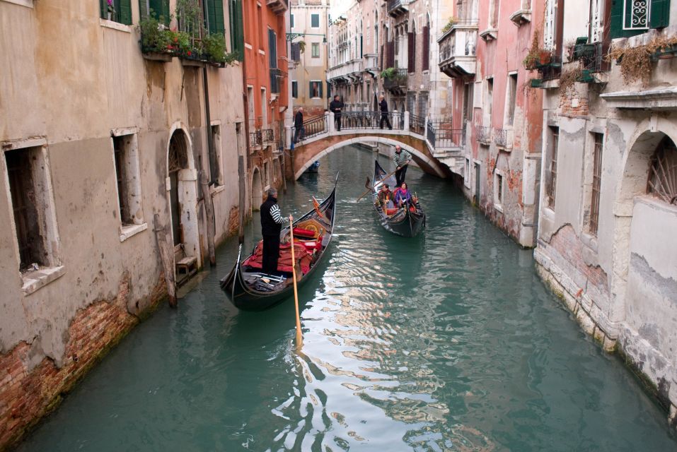 Venice: Gondola Ride and St. Mark's Basilica Tour - Dress Code and Timing: The Two Things That Make or Break Your Visit