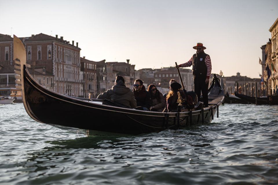 Venice: Gondola Ride & Guided Tour of St. Mark's Basilica - Key things to know before you go