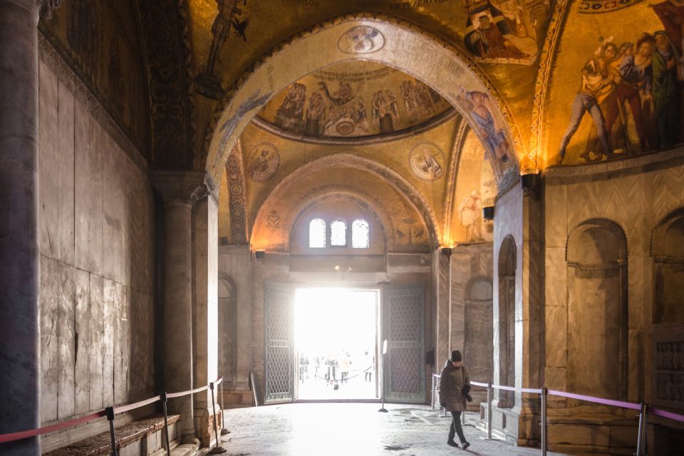 Venice: Gondola Ride & Guided Tour of St. Mark's Basilica - St. Mark’s Basilica skip-the-line: your best shortcut into the gold