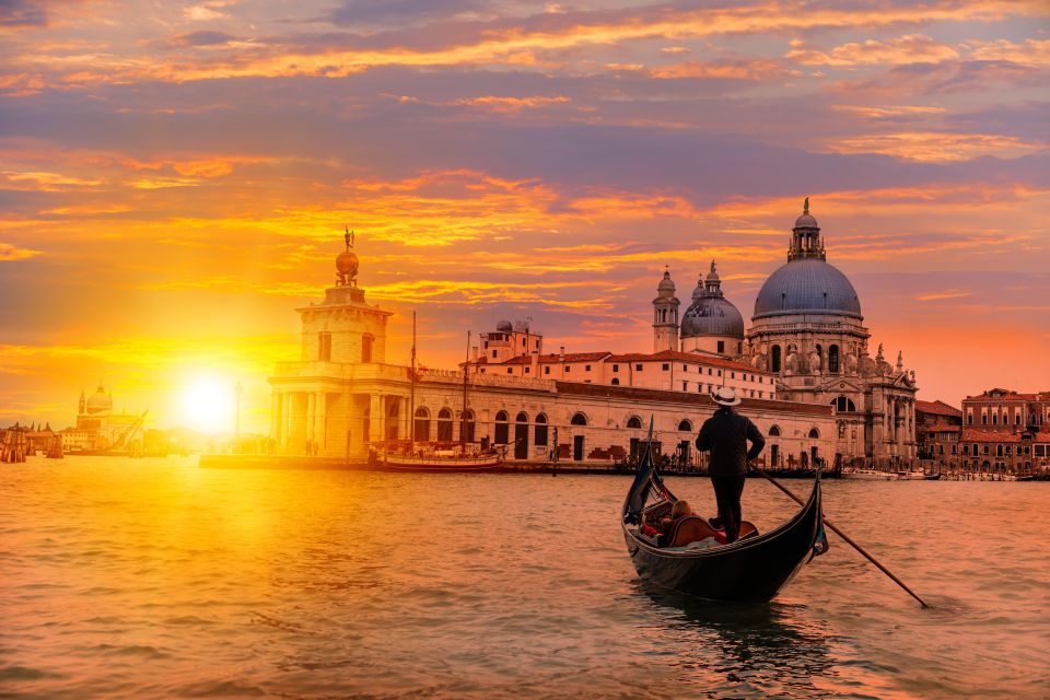 Venice: Gondola Tour under the Bridge of Sighs & Audio Guide - Bridge of Sighs: why this gondola detour matters