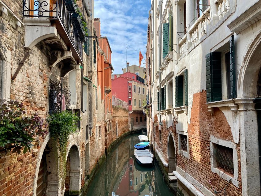 Venice: Guided City Highlights and Street Food Tour - The guides: clarity, humor, and real care at the table