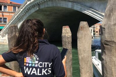 Venice: Hidden Gems Walking Tour with a Local Guide - Daniele Manin’s courtyard: politics you can spot without a museum ticket