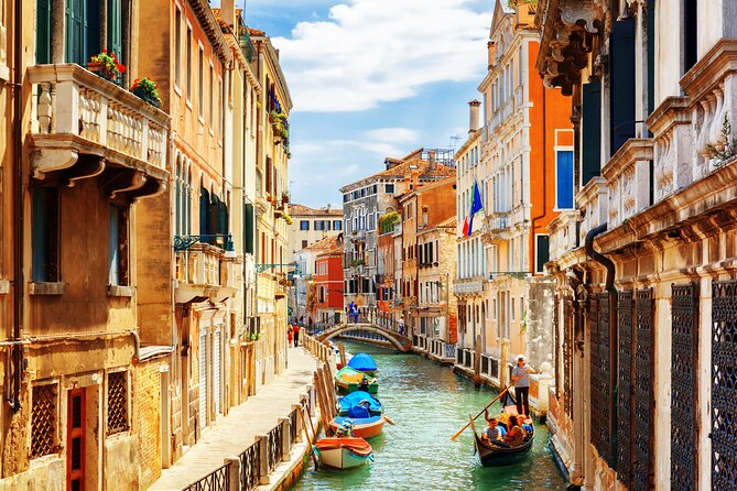 Venice: Hidden Gems Walking Tour with a Local Guide - The opera house stop: premieres by Rossini, Bellini, Donizetti, and Verdi
